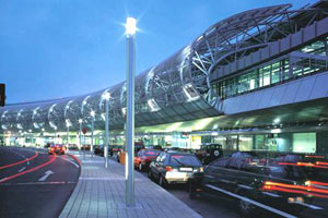 Foto airport Düsseldorf Teil des Aussenbereiches